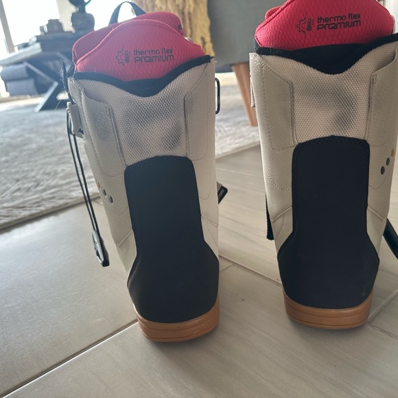 Deeluxe Harmony -snowboarding boots- - Picture 2 of 5